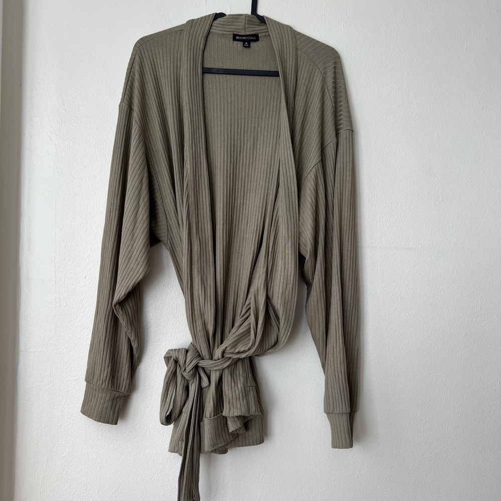Beyond Yoga Coffee Run Cardigan Medium Green Ribbed Cozy Casual Relaxed - Picture 3 of 7